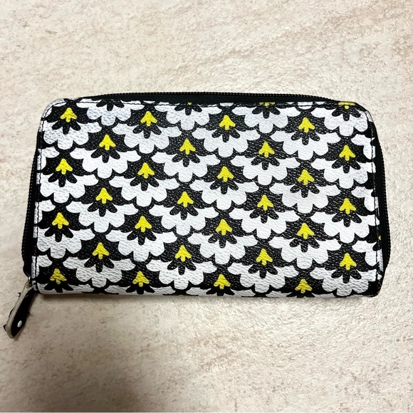 Vera Bradley Black White Yellow Leather Zip Around Continental Wallet - Picture 2 of 9
